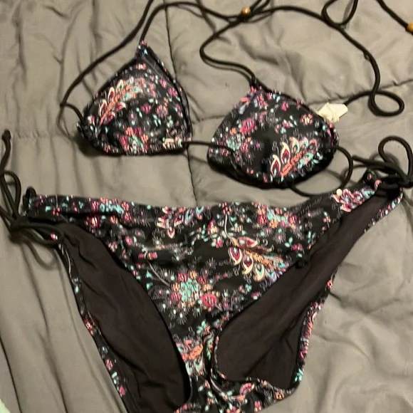 AE Bikini - Picture 5 of 5